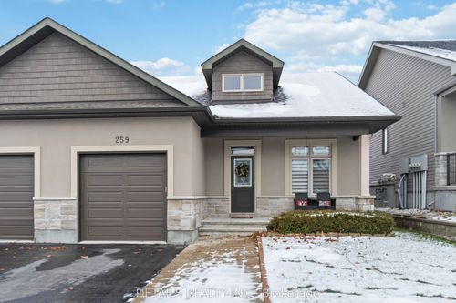 259 Merrithew St, Almonte, ON, K0A1A0 | Card Image