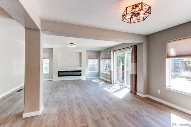 Dining and family room | Image 18