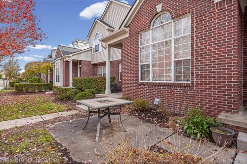 19105 Alexa Dr, Walled Lake, MI, 48390-5836 | Card Image