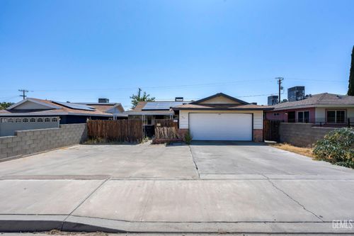902 Stanislaus St, Maricopa, CA, 93252-9711 | Card Image