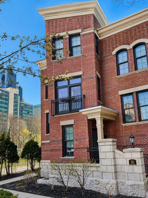 511 S 10th St, Minneapolis, MN, 55404-1013 | Card Image