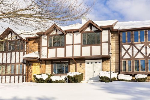 82 Camberley Pl, Penfield, NY, 14526-2708 | Card Image