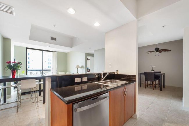UNIT-608 - 801 S Olive Ave, Condo with 2 bedrooms, 2 bathrooms and null parking in West Palm Beach FL | Image 8