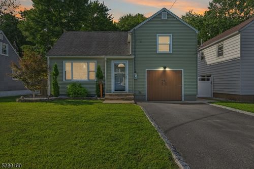 541 Richfield Ave, Kenilworth, NJ, 07033-1925 | Card Image