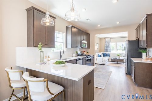 102-5334 Pointes End Way, Glen Allen, VA, 23059-6055 | Card Image
