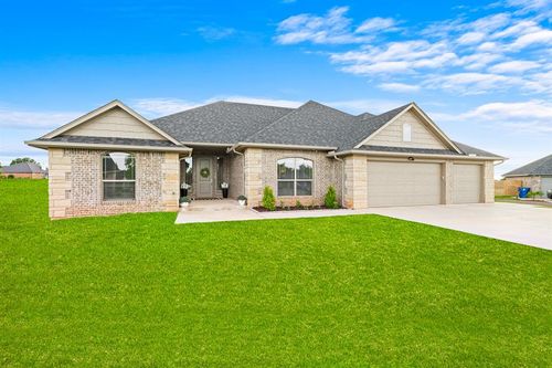 9131 Oak Tree Cir, Edmond, OK, 73025-5040 | Card Image