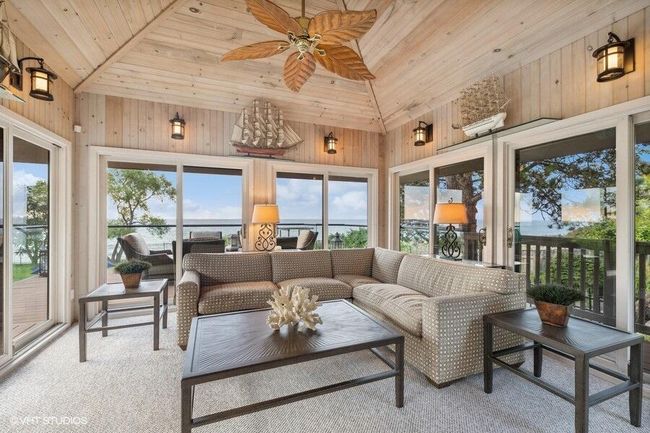 18_51007LakeParkDr_97001_Sunroom_LowRes | Image 17