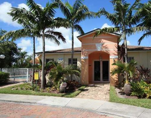 1033-3700 N 56th Ave, Hollywood, FL, 33021-2282 | Card Image