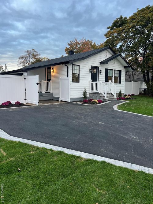 53 E Elm St, Central Islip, NY, 11722-3841 | Card Image