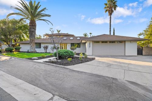 2937 Summit Cir, Bakersfield, CA, 93306-1063 | Card Image