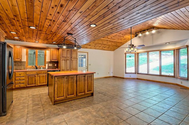2403 Hidden Valley Rd, Home with 3 bedrooms, 3 bathrooms and 2 parking in Hiawassee GA | Image 23