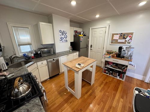 a-41A Cross St, Somerville, MA, 02145-3243 | Card Image