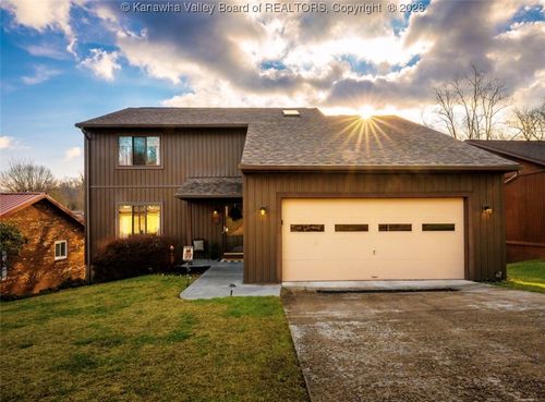 712 Christian Dr, Charleston, WV, 25303-2824 | Card Image