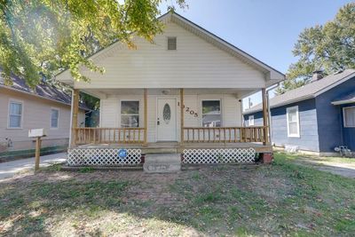 10205 E 9th Street S, House other with 3 bedrooms, 2 bathrooms and null parking in Independence MO | Image 1