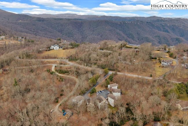 201 - 164 Evergreen Springs Ct, Condo with 2 bedrooms, 3 bathrooms and null parking in Blowing Rock NC | Image 13
