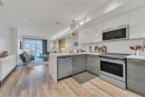 main-47 Edwin Ave, Toronto, ON, M6P3Z5 | Card Image