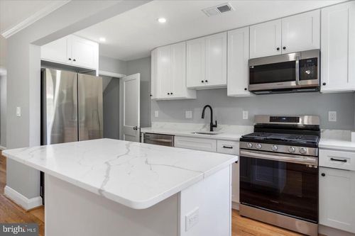 3551 Shannon Dr, BALTIMORE, MD, 21213-1825 | Card Image