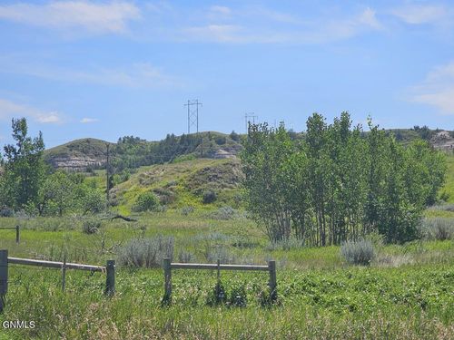 14162 45th St Nw, Alexander, ND, 58831-8711 | Card Image