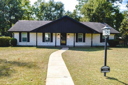 108 Timberlane Dr, Silsbee, TX, 77656-6616 | Card Image