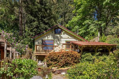 1144 Miller Rd, House other with 2 bedrooms, 1 bathrooms and null parking in Bowen Island BC | Image 2