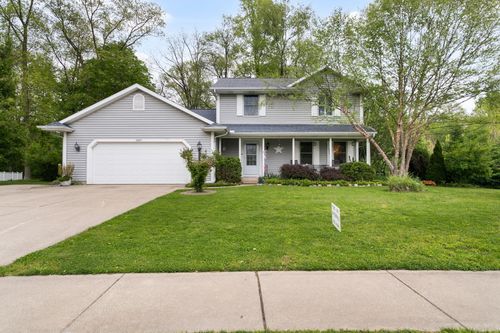 33671 Woodmont Ridge Dr, New Carlisle, IN, 46552-8222 | Card Image