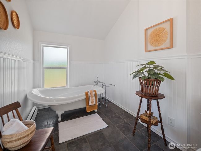 26803 Se 416 Th St, House other with 6 bedrooms, 3 bathrooms and 3 parking in Enumclaw WA | Image 11