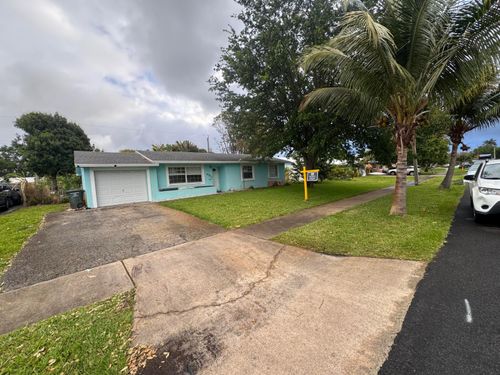 521 E Redwood Dr, Lake Park, FL, 33403-2263 | Card Image