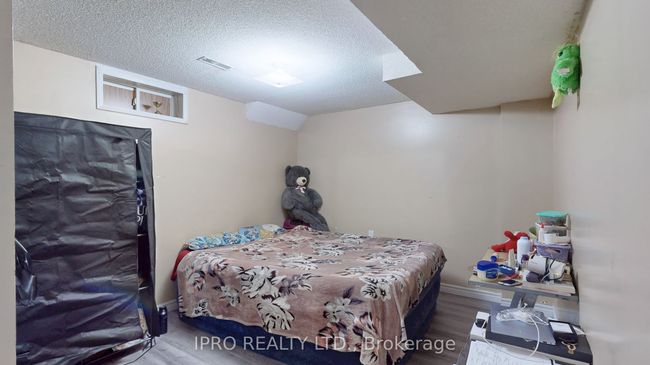 41 Lauraglen Cres, House attached with 6 bedrooms, 4 bathrooms and 4 parking in Brampton ON | Image 38