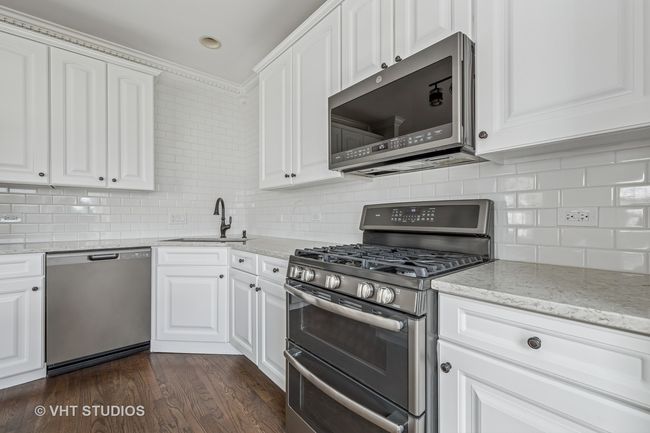 6063 Delaney Dr, Townhouse with 3 bedrooms, 4 bathrooms and 2 parking in Hoffman Estates IL | Image 7