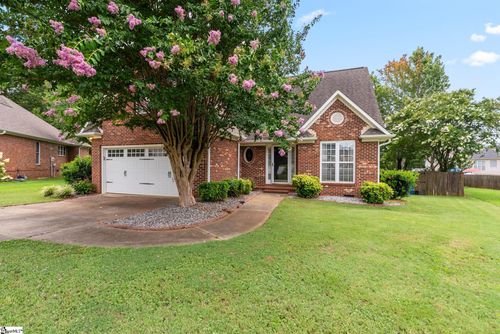 438 Chamber Ln, Moore, SC, 29369-8942 | Card Image