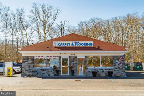 905 E Bay Ave, MANAHAWKIN, NJ, 08050-3910 | Card Image