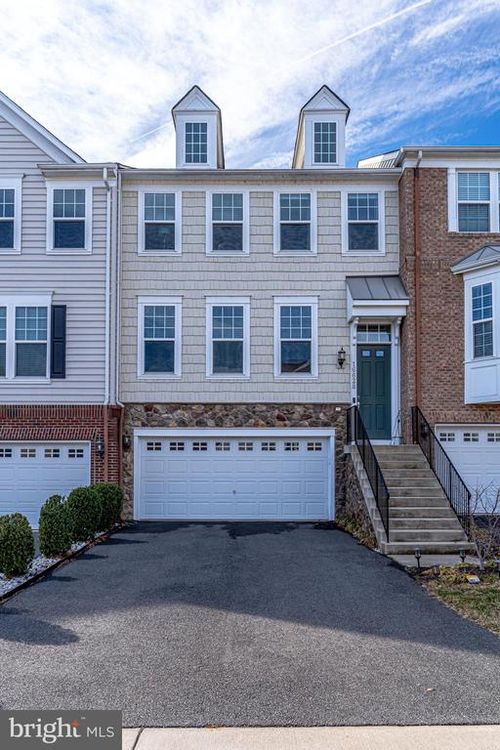 16628 Danridge Manor Dr, WOODBRIDGE, VA, 22191-4584 | Card Image