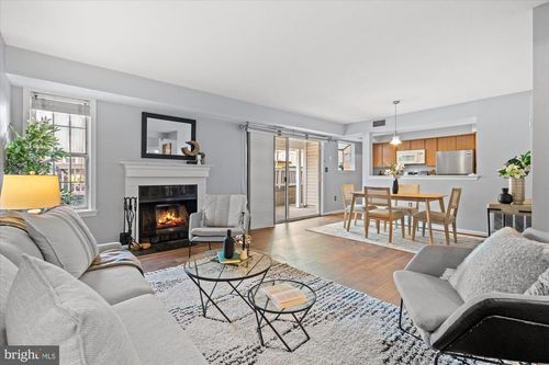 d-4525 28th Rd S, ARLINGTON, VA, 22206-3384 | Card Image