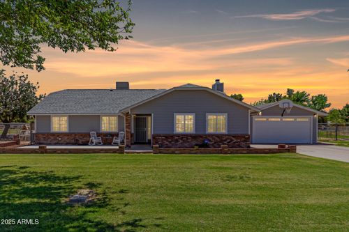 1551 E Longhorn Dr, Chandler, AZ, 85286-1104 | Card Image