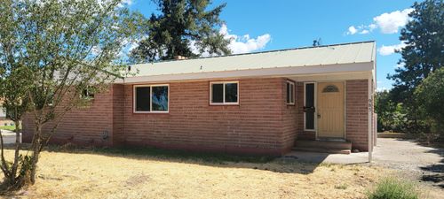 985 Ne Crest Dr, Prineville, OR, 97754-1308 | Card Image
