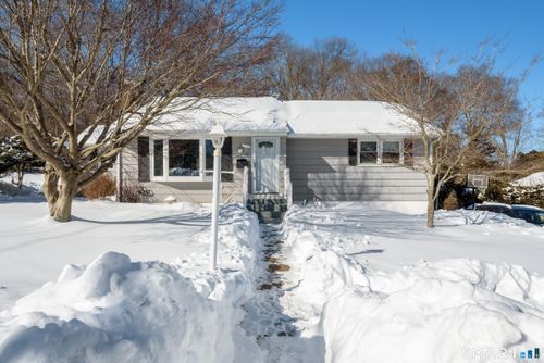 15 Park Avenue Ext, Uncasville, CT, 06382-1817 | Card Image