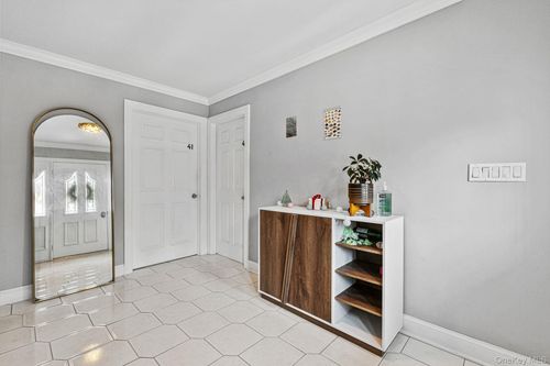 43-43 Clifford Place, Harrison, NY, 10528 | Card Image