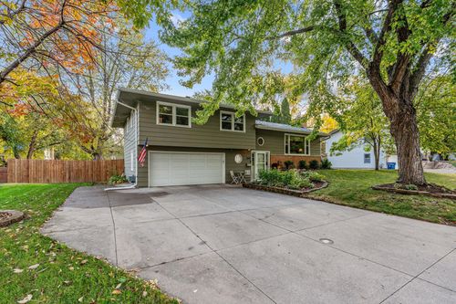 1440 Pennsylvania Ave N, Golden Valley, MN, 55427-4071 | Card Image