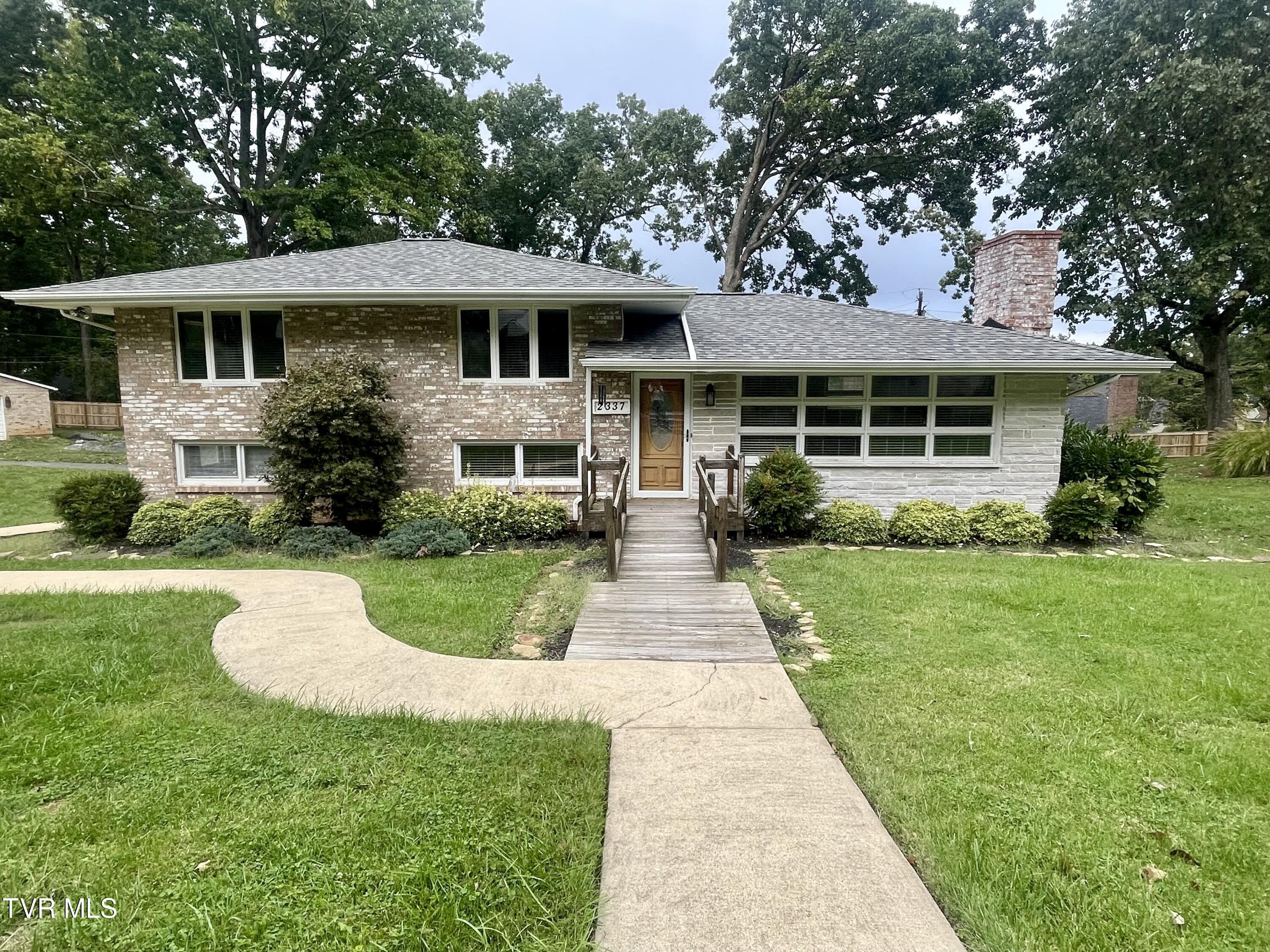 2337 Inglewood Drive, For Rent in Kingsport Zoocasa