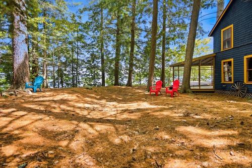 260 Memorial Drive, Winthrop, ME, 04364 | Card Image