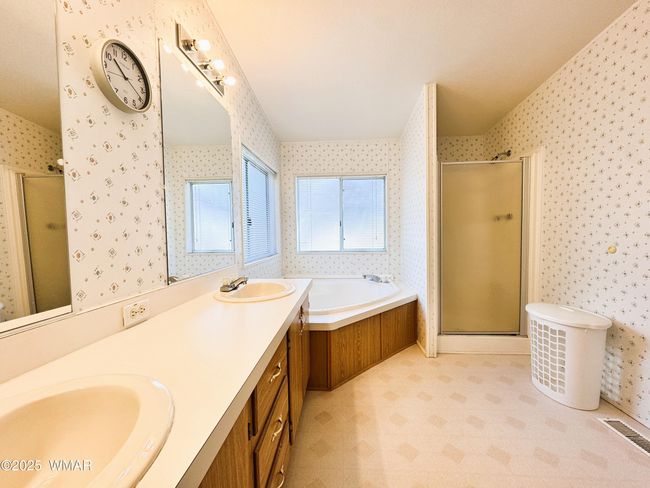 15 Primary En Suite Bathroom | Image 15