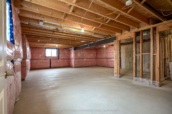 6709 Hayward Dr, House attached with 2 bedrooms, 2 bathrooms and 1 parking in London ON | Image 16