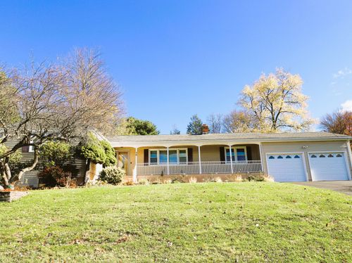 76 Syracuse Dr, East Hartford, CT, 06108-1324 | Card Image