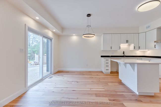 94C Frontenac Cres, House attached with 3 bedrooms, 3 bathrooms and 1 parking in Deep River ON | Image 21