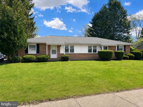 1317 University Dr, STATE COLLEGE, PA, 16801-6446 | Card Image