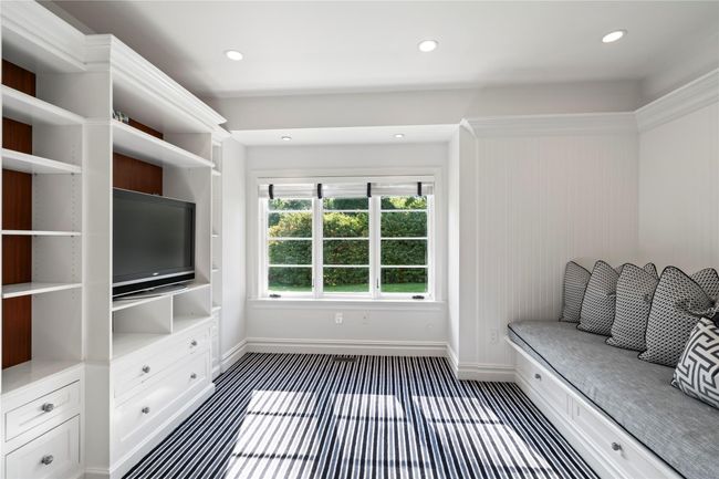 Separate den/playroom | Image 14