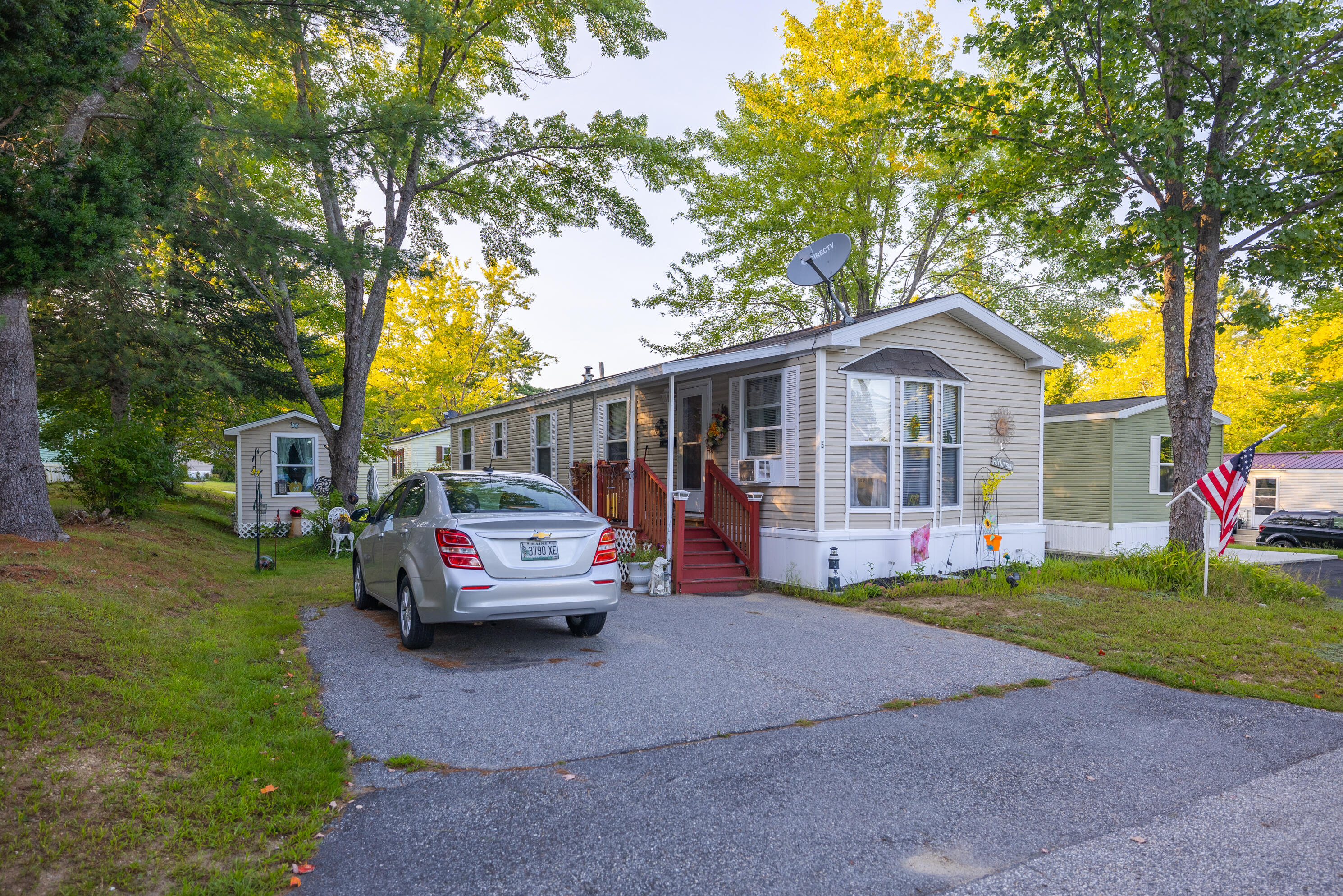 Locust Dr, Norway, ME 04268