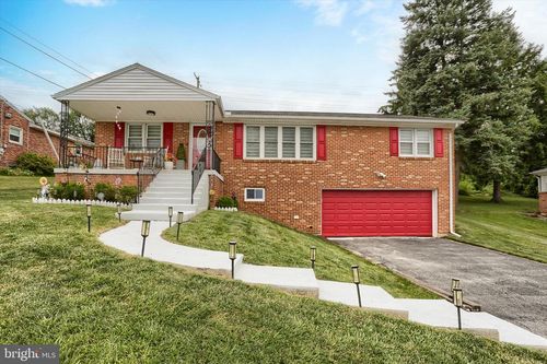 2508 Eastwood Dr, YORK, PA, 17402-3906 | Card Image