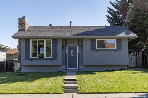 2727 Doverbrook Rd Se, Calgary, AB, T2B2L4 | Card Image
