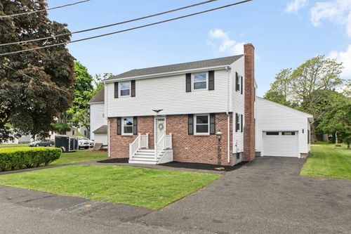 29 Harbor St, Danvers, MA, 01923 | Card Image